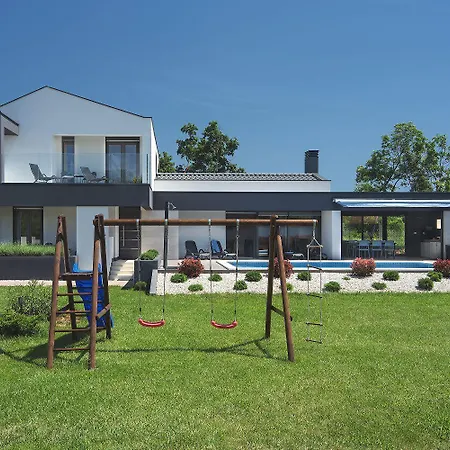بيت للعطل Traumhafte In Valbandon Mit Aussenpool, Klima, Tischfussball